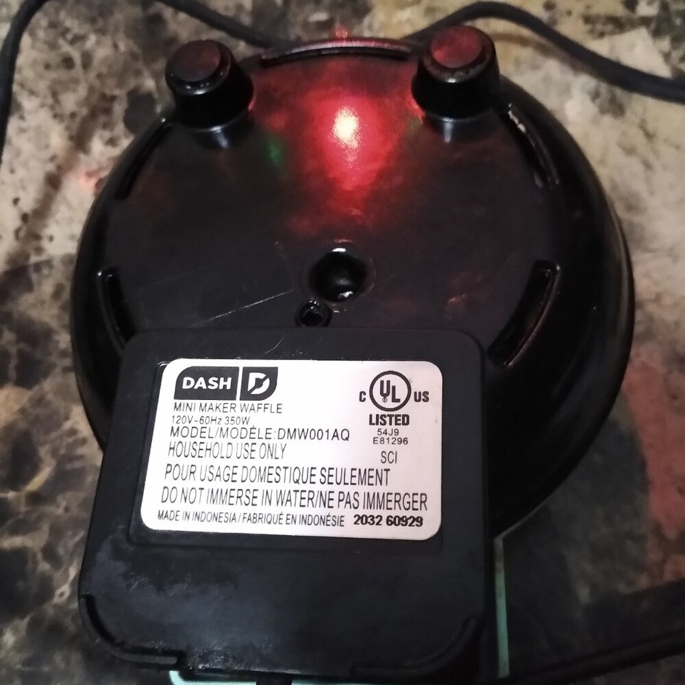 Dash Mini Waffle Maker - Picture 3 of 3